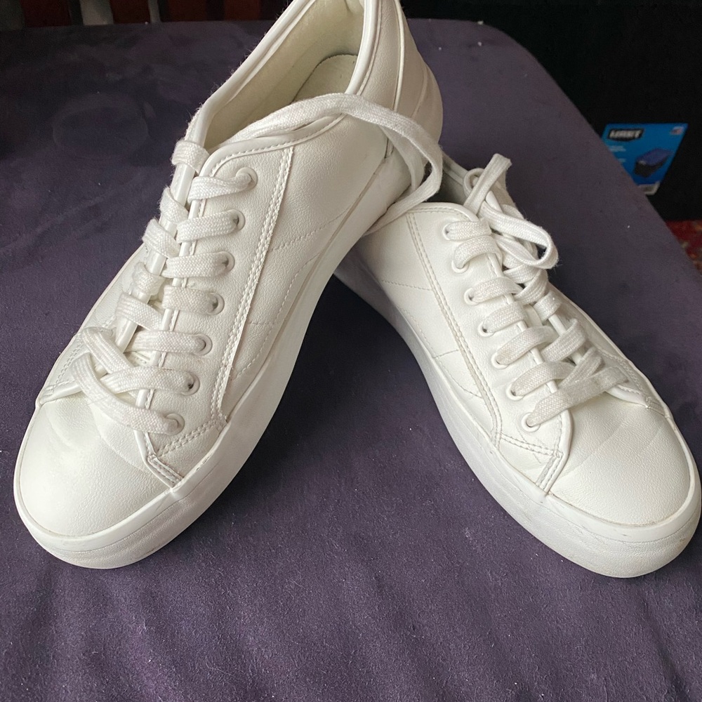 Classic White Men's Sneakers